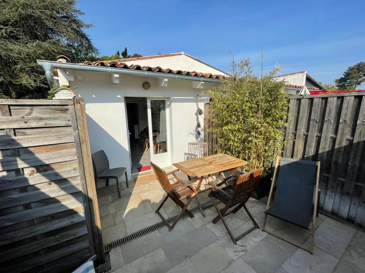 Le Clos Des Pins Casa de Férias *